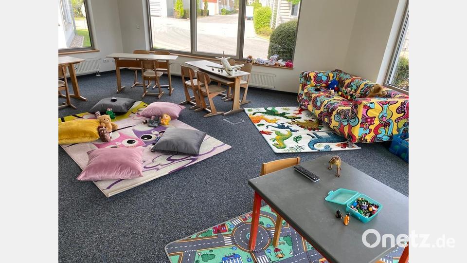 Ein Schulungsraum des Innovision Centers ist mit der Unterstützung vieler Helfer und Spenden liebevoll zu einem Spielzimmer für die Kinder umgestaltet worden. Bild: Johannes Zeck, ÜBZO /exb
