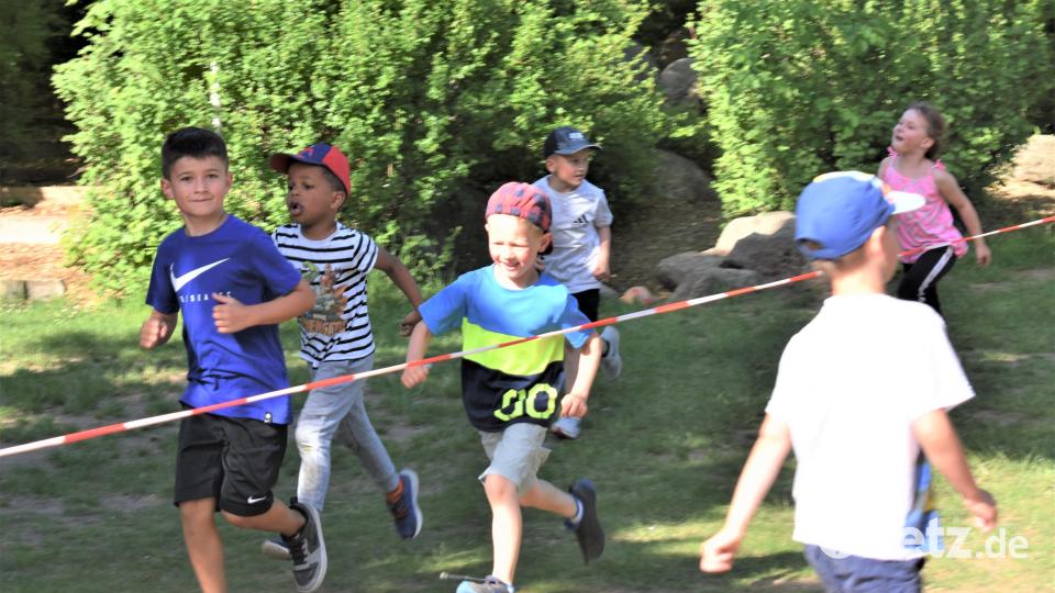 &quot;Laufen für die Ukrainer&quot;, lautete das Motto der Spendenaktion der Kindertagesstätte St. Theresia. Bild: rgr