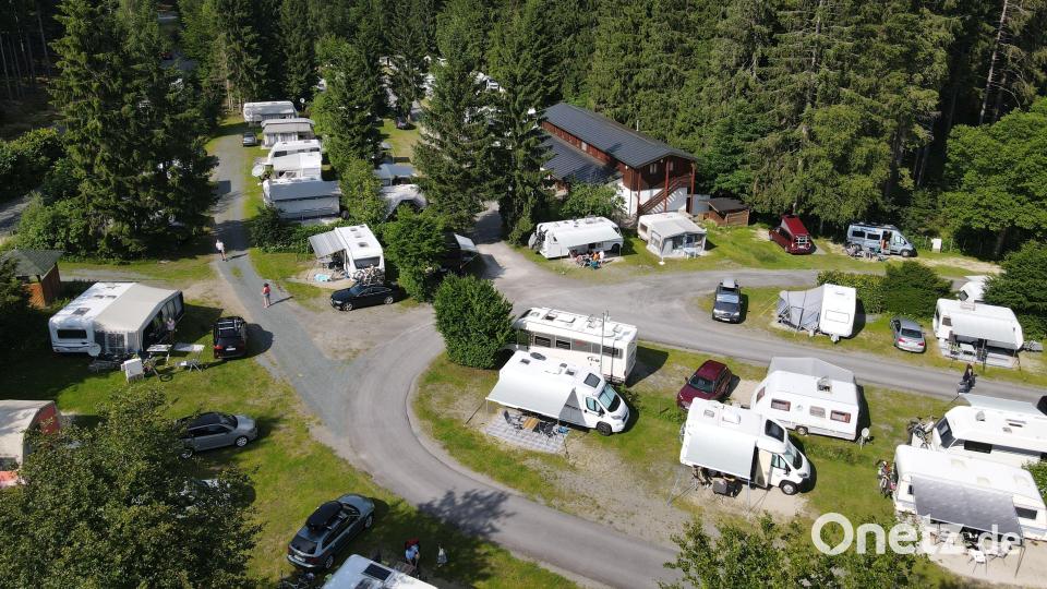 Wohl Dank des Campingplatzes am Fichtelsee hat sich Fichtelberg während Corona wacker geschlagen. Bild: v.d.Wal/exb