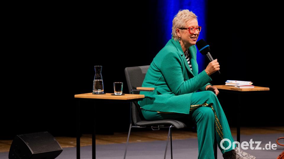 Doris Dörrie, Filmregisseurin, Drehbuchautorin und Schriftstellerin beim Literaturfestivals Lit.Cologne auf der Bühne. Bild: Rolf Vennenbernd/dpa