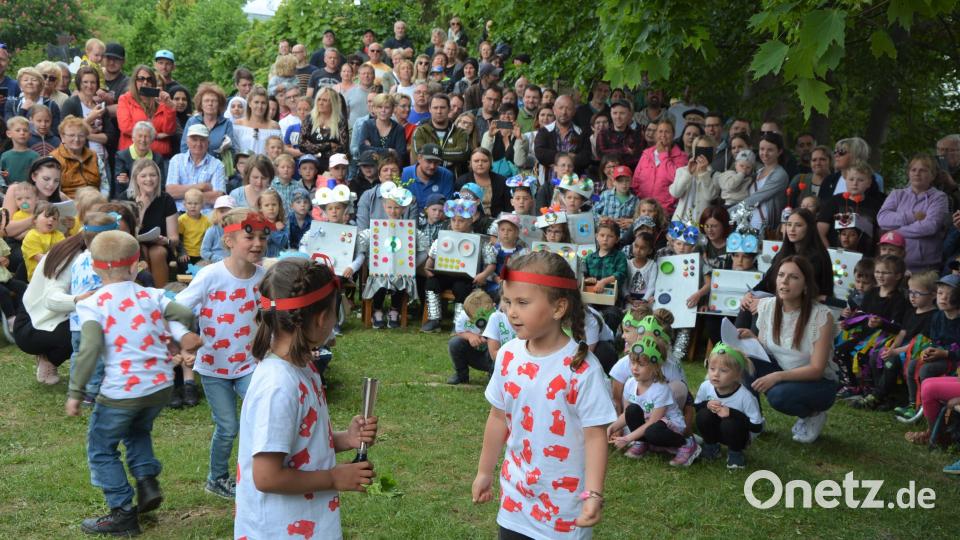 Für die Vorführungen der Kinder gab es viel Applaus Bild: jr