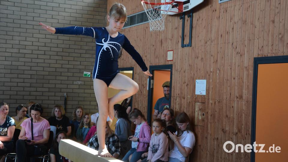 Sportlich fit präsentierten sich die Turnerinnen und Turner des TSV Pechbrunn-Groschlattengrün. Der Nachwuchs geizte auch mit sportlichen Höchstleistungen nicht. Bild: jr