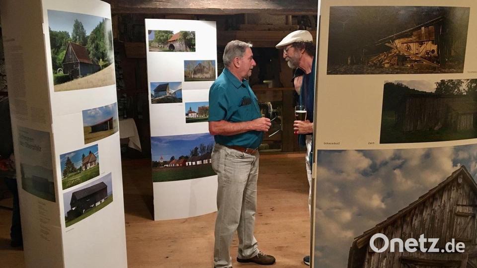 In der Molzmühle ist die Ausstellung zum Buch &quot;Scheunen der Oberpfalz&quot; zu sehen. Bild: gri