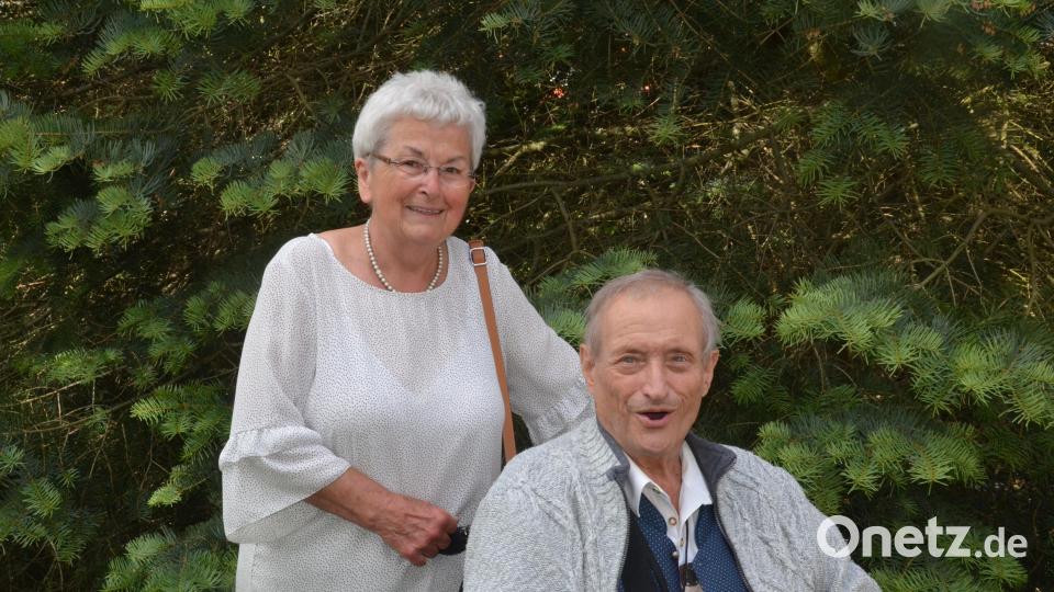 Das Jubelpaar Gisela und Karl Feneis aus Weiden ist seit nunmehr 60 Jahren verheiratet. Bild: Kunz