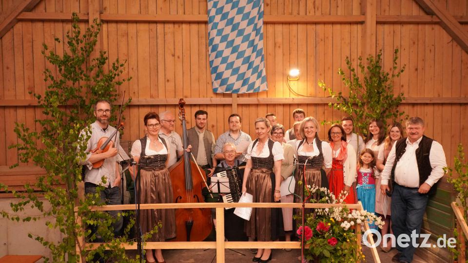 Mitwirkende bei der Lennesriether Sitzweil Bild: fvo