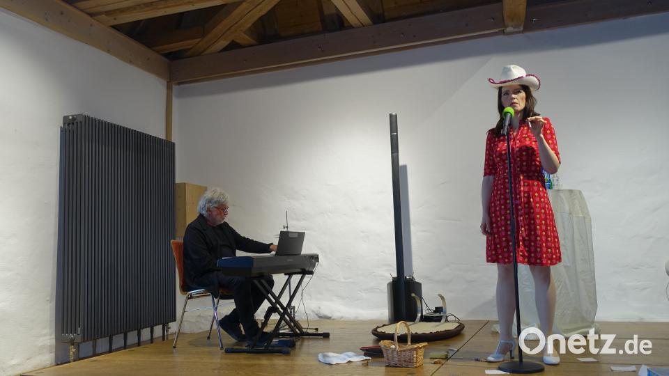 Alexandra Völkl alias &quot;Fräulein Cilly&quot; erinnert an den Marlboro-Man. Bild: ui