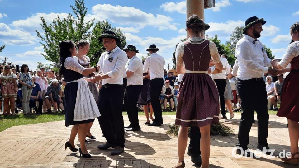 Baumaustanzen Bild: Kirwagemeinschaft Kümmersbruck/exb