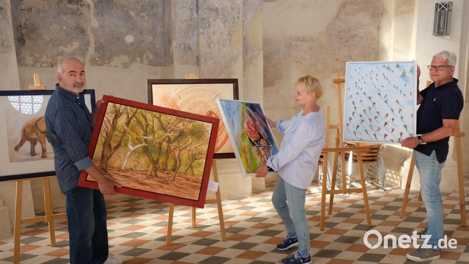 Noch beschäftigen sich Künstler/innen und Helfer der Wieskapelle mit dem Aufbau der Ausstellung. Am Samstag, 28. Mai ist sie dann erstmals für die Öffentlichkeit zugänglich Bild: do