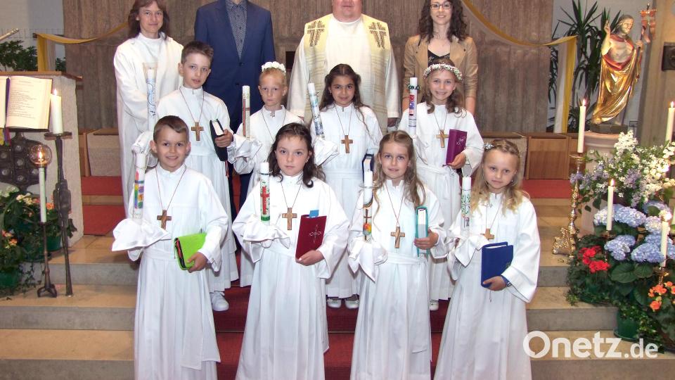 Erstkommunion für acht Kinder in Neuhaus. Bild: Bernhard Gerl/Foto Gerl/exb