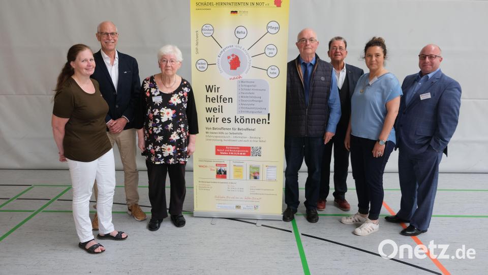 Der neu gewählte Vorstand (von links): Maria Schüßler, Richard Megele, Regina Straß, Rudolf Friedrich, Armin Nentwig, Claudia Enger und Herbert Fanese. Es fehlt Ingrid Ranzinger, die vorzeitig abreisen musste. Bild: usc