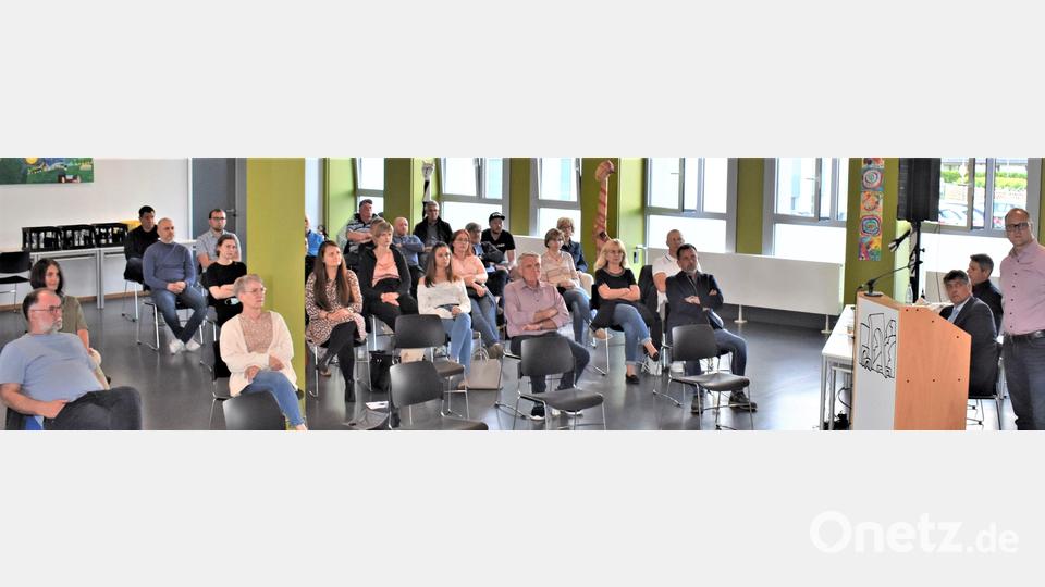 Bürgerversammlung in der Aula der Grund- und Mittelschule Grafenwöhr Bild: rgr