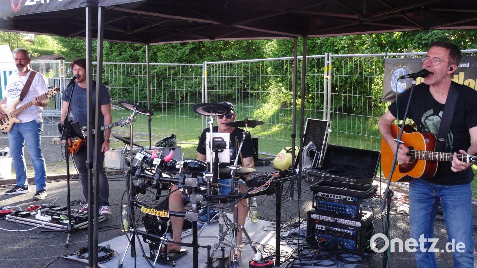 Am Abend spielte die Band "Goodlands" Rock-Hits Bild: ak