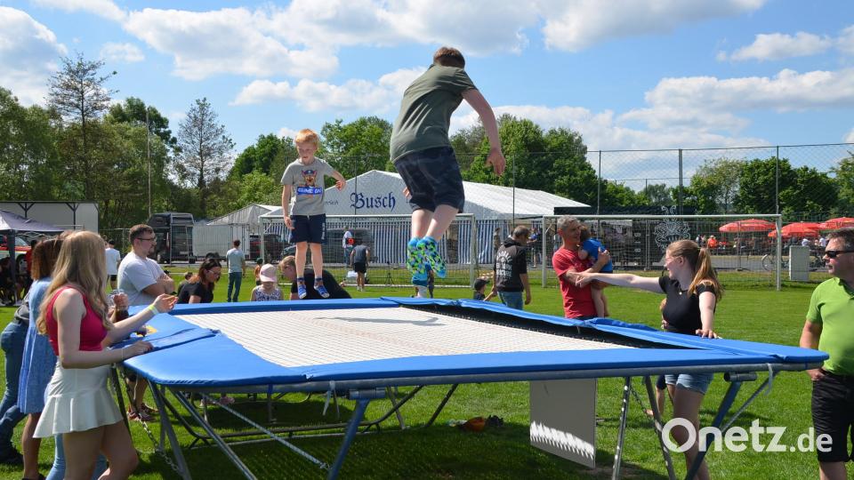 Auch ein Trampolin war aufgebaut. Bild: ak