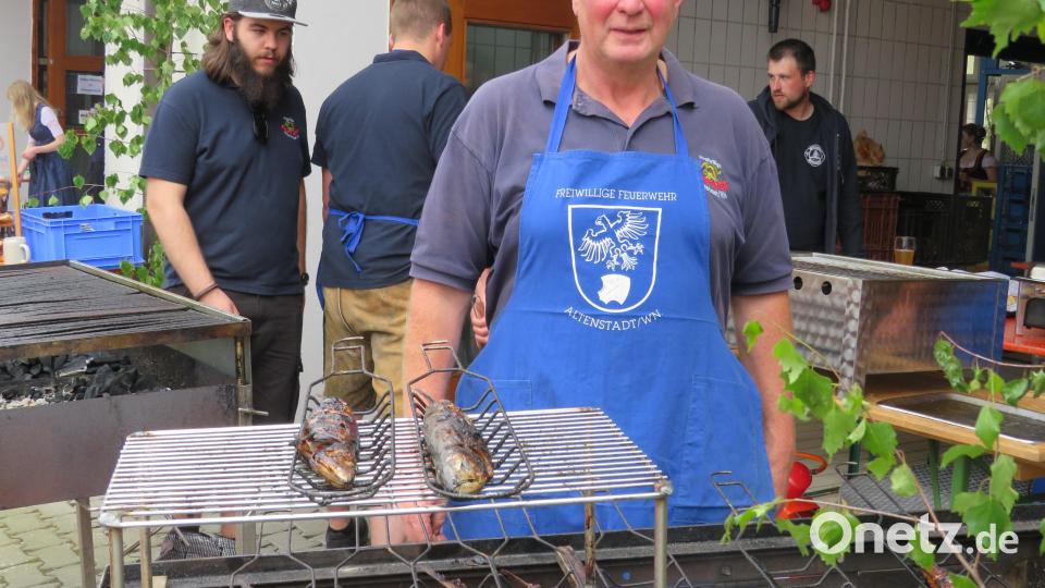 Viele Gäste, gutes Bier und kulinarische Schmankerl machten das Bierfest der Freiwilligen Feuerwehr zum Erfolg. Bild: adj