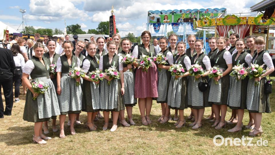 Die Festdamen des Burschenvereins Rothenstadt. Bild: hcz