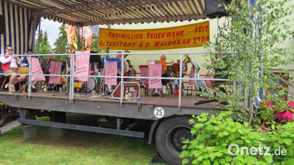 Viele Gäste, gutes Bier und kulinarische Schmankerl machten das Bierfest der Freiwilligen Feuerwehr zum Erfolg. Bild: adj