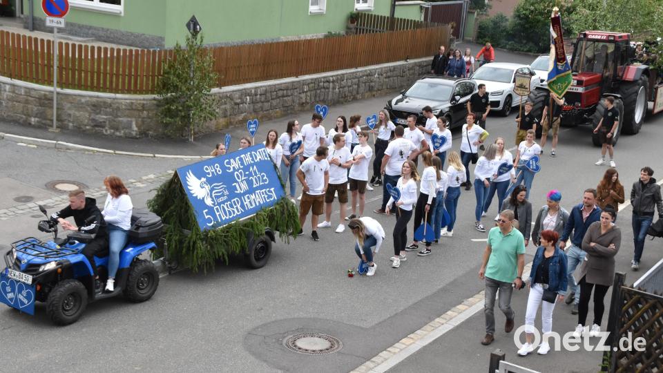 Werbung fürs Flosser Heimatfest im nächsten Jahr. Bild: hcz