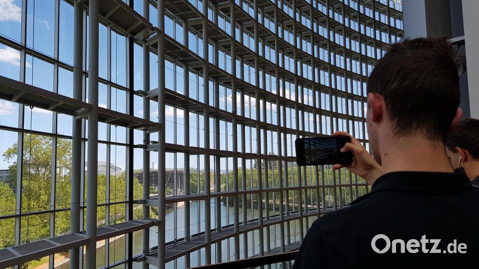 Dank Social Media können die Jugendlichen ihre Reiseeindrücke festzuhalten und zu teilen. Bild: Judith Lehner