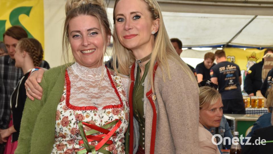 Schönheiten im Zelt Bild: hcz