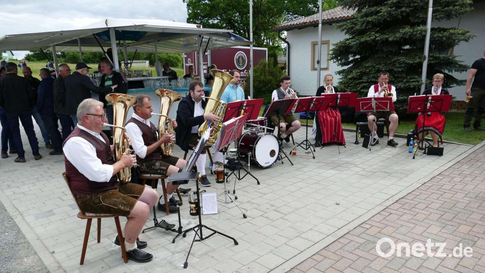 Die Eschenbacher Wirtshausmusikanten unterhielten die Gäste mit bayrisch-böhmischer Blasmusik. Bild: rwo