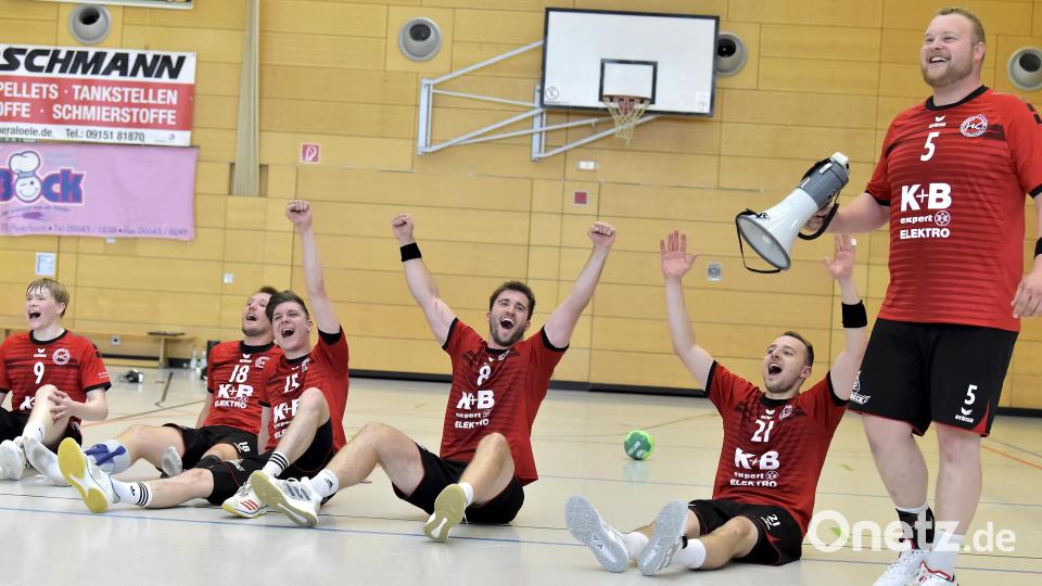 Grund zum Feiern hatten die Spieler des HC Sulzbach. Bild: Hubert Ziegler