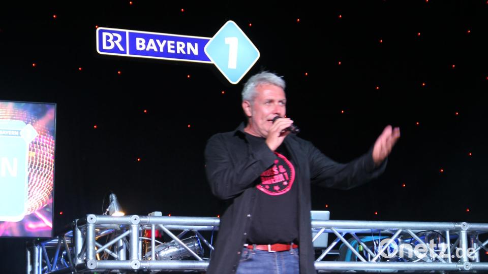 DJ Jürgern &quot;Kauli&quot; Kaul begrüßte die Gäste der Bayern-1-Disco. Bild: fks
