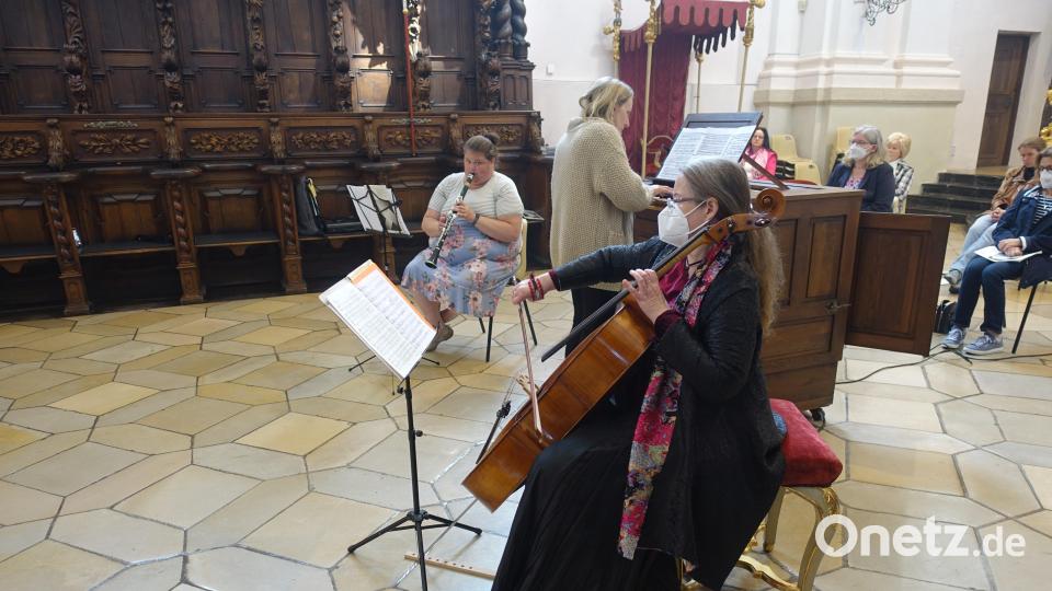 Das Otis-Trio wirkte auch bei der Gestaltung des Gottesdienstes in der Basilika mit. Bild: exb