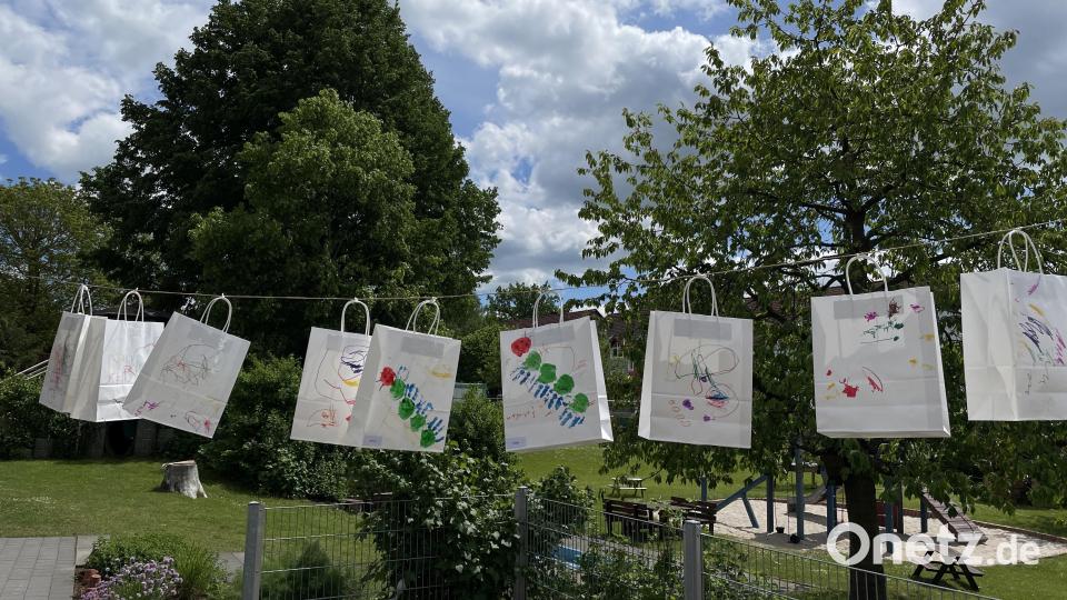 Im Kindergarten St. Martin Neustadt/WN ist eine Ausstellung der kleinen Künstler zu sehen. Bild: mas