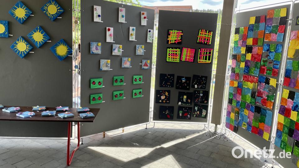 Im Kindergarten St. Martin Neustadt/WN ist eine Ausstellung der kleinen Künstler zu sehen. Bild: mas