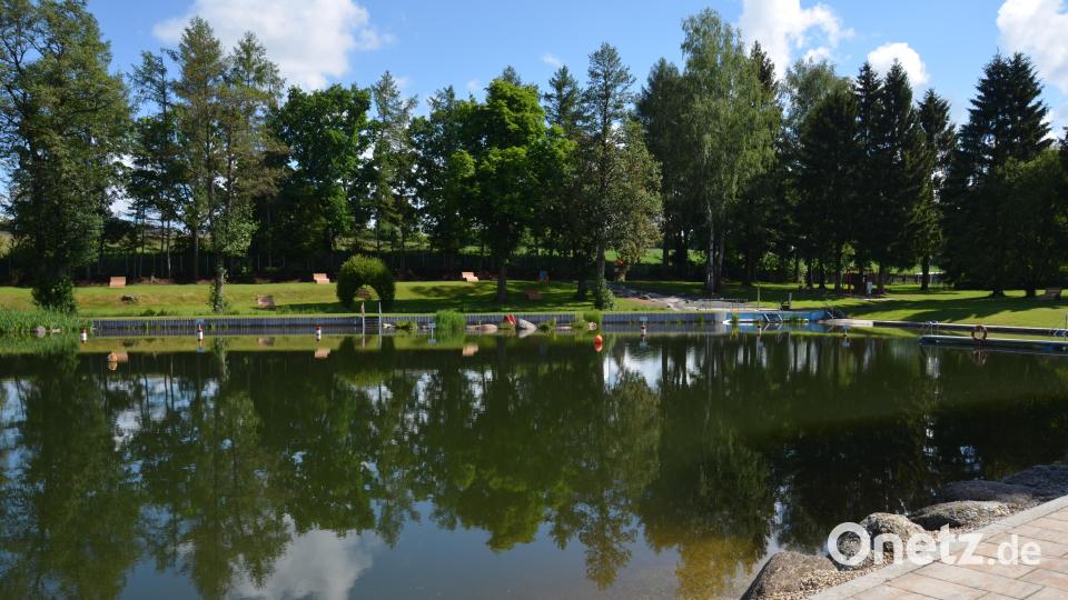 Am Freitag öffnet das Vohenstraußer Naturbad wieder uneingeschränkt seine Pforten. Bild: dob