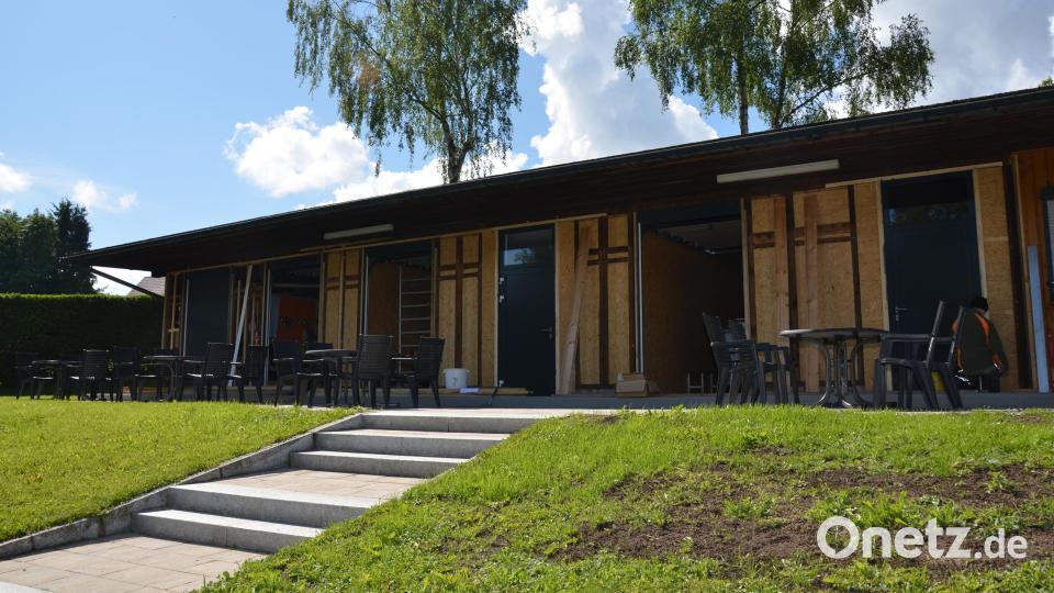Das Gebäude neben dem Naturbad wird umfassend renoviert und zeitgemäß ausgestattet. Bild: dob
