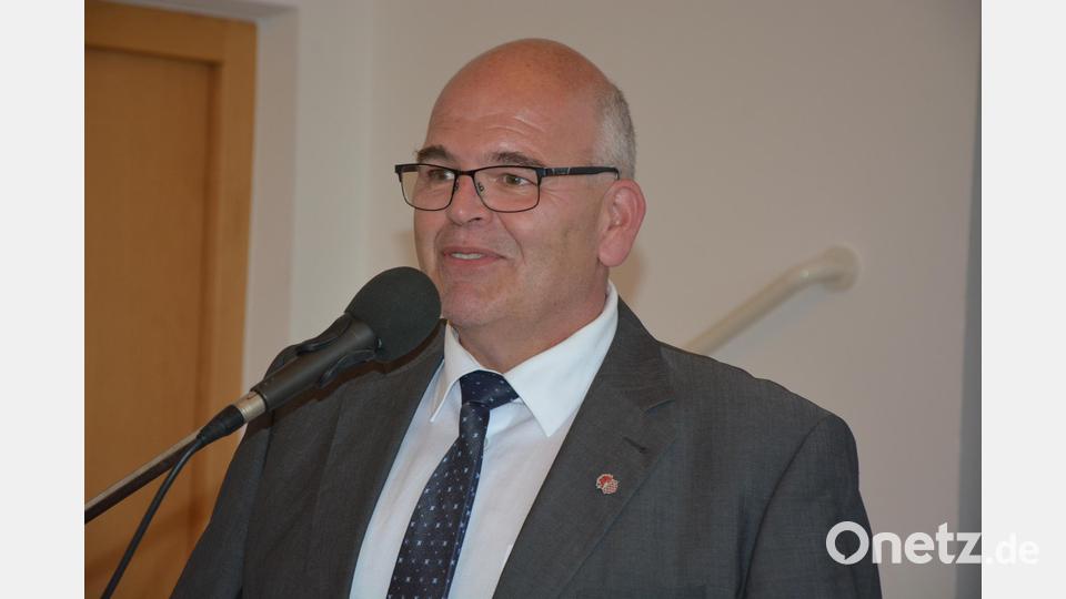 Bürgermeister Klaus Meyer gab bei der Bürgerversammlung eine rund 90-minütige Präsentation. Bild: jr