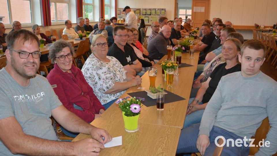 Blick in den gut besuchten Tillensaal bei der Bürgerversammlung in Bad Neualbenreuth. Bild: jr
