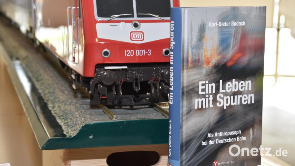 Karl-Dieter Bodack schreibt 2019 &quot;Ein Leben mit Spuren. Als Anthroposoph bei der Deutschen Bahn.&quot; In dem Buch geht er auch näher auf den Konkurs der PFA Weiden ein. Bild: hcz