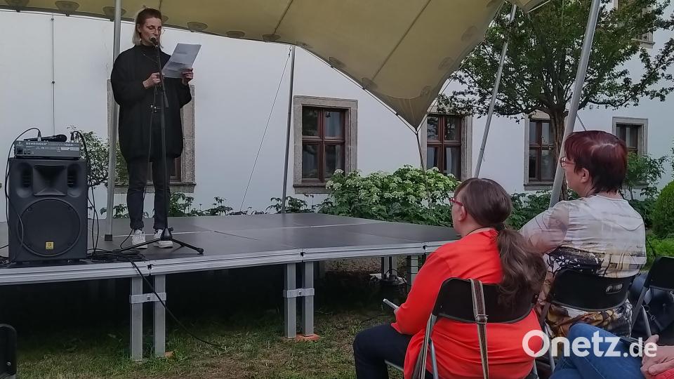 Nicht ohne Zugabe lassen die Zuhörer Pauline Füg von der Bühne. Bild: kki