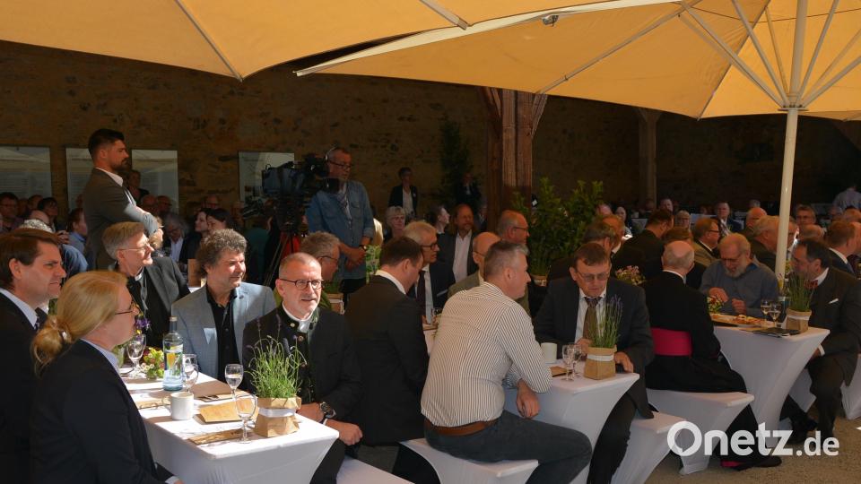 Zahlreiche geladene Gäste waren zum Festakt mit Ministerpräsident Markus Söder gekommen. Bild: jr