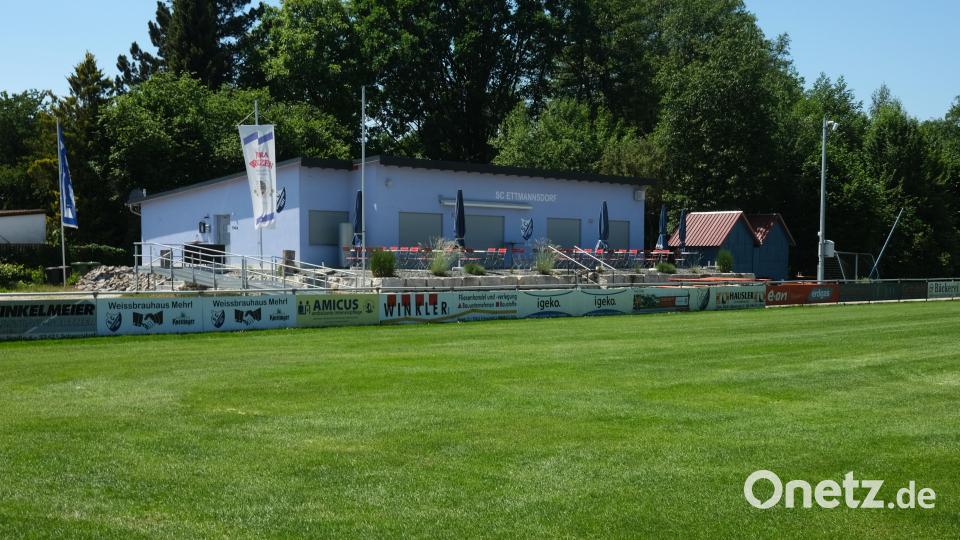 Auf dem Gelände des SC Ettmannsdorf &quot;spielt die Musik&quot; des neuen Vereins SV Schwandorf-Ettmannsdorf. Bild: Hirsch
