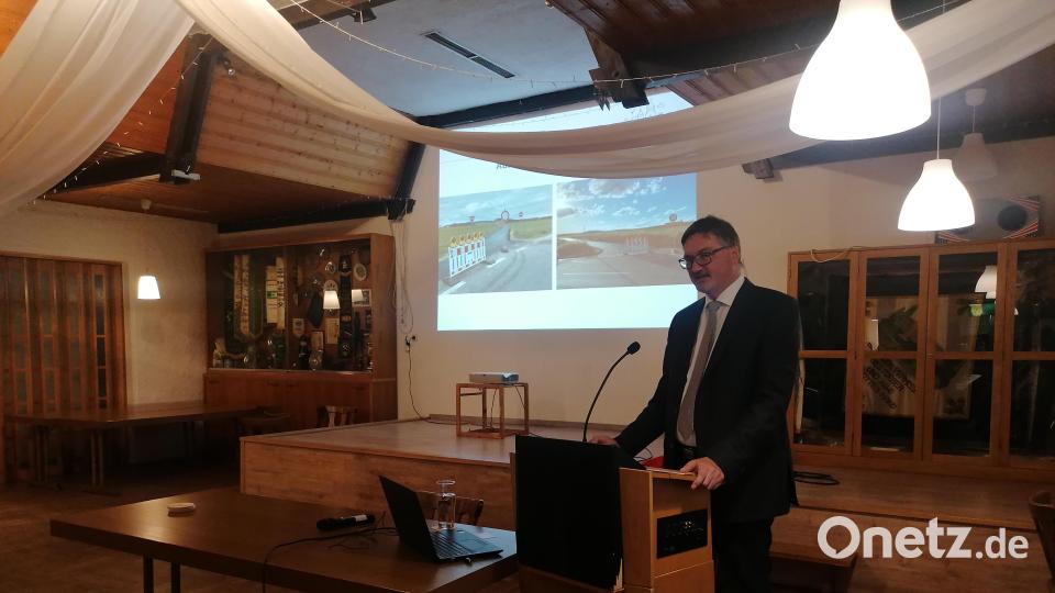 &quot;Wir haben wieder Mal einen Rekord an Arbeitsplätzen in Stulln.&quot; (Bürgermeister Hans Prechtl) Bild: Winderl, Kristin [wrl]