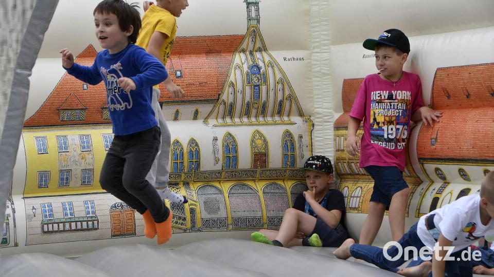 Ukrainer? Amberger? Egal! Kinder machen da keine Unterschiede. Bild: Petra Hartl