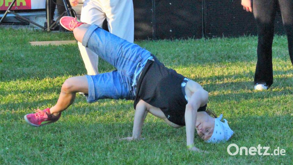 Bei "BBQ meets Hip-Hop" am Kemnather Eisweiher wurde auch kräftig getanzt. Bild: stg