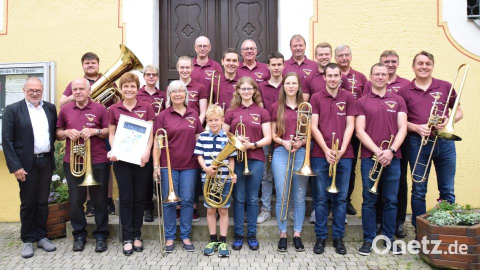 Der Jubelchor nach dem Festgottesdienst mit Kurt Lehnerer Bild: wku