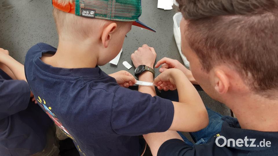 Unter den geschulten Augen der Prüfer absolvierten die Kleinen ihr Abzeichen. Bild: mpl