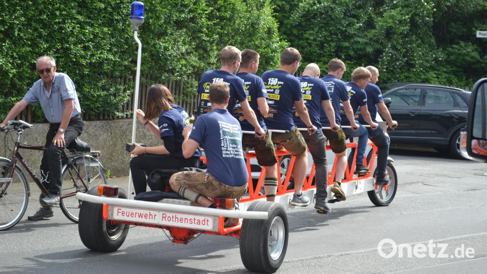 Die Nachbarwehr Rothenstadt kommt mit einem ganz besonderen Rad nach Pirk. Bild: kki