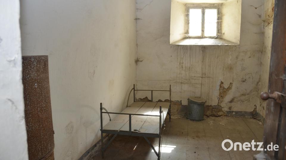 Bei den 21. &quot;Vohenstrauß Classics&quot; am Sonntag 12. Juni, findet zwar keine Ausfahrt statt, aber dafür können die alten Gefängniszellen im Westtrakt an der Friedrichsburg besichtigt werden. Eine der Zellen ist sogar noch mit Bett, Ofen und Nachttopf ausgestattet. Bild: dob