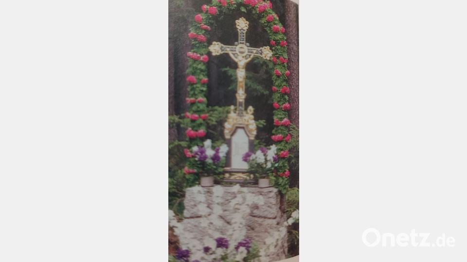 Festlich geschmückt für die Wallfahrt, so kennt man das Zink'n-Marterl. Archivbild: Michael Rabenhofer