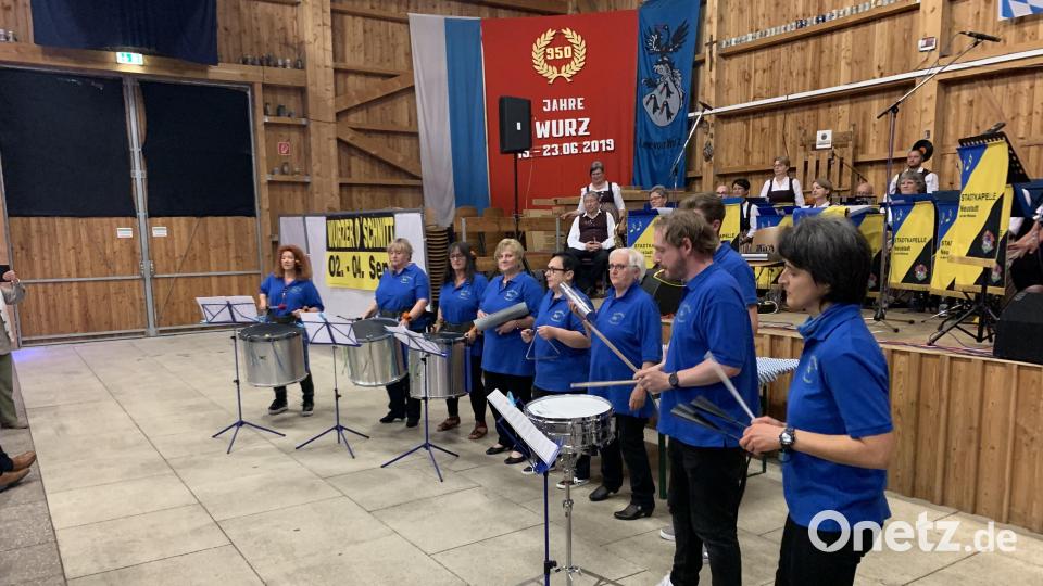 Musikschule Neustadt (Johannes Preßl, Zweiter von rechts) Bild: tok