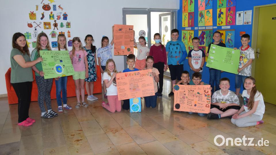 Mit dem Thema Umweltschutz und Klimawandel befassten sich die Kinder der Erasmus Grasser Grundschule in Schmidmühlen - oft sind es einfache Dinge, die schon dazu beitragen, einen Beitrag zu leisten. Bild: bö