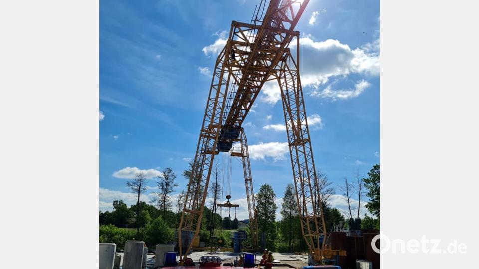 Das Prüfungsobjekt: Ein 15 Meter hoher Lastenkran. Bild: sne