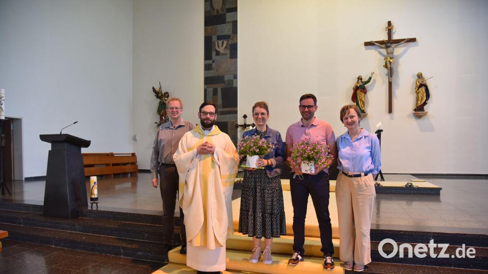Aus dem Poppenrichter Pfarrgemeinderat verabschiedet (von links): Pfarrgemeinderats-Sprecher Reiner Hoffmann, Pfarrer Dominik Mitterer, Martina Böhm, Matthias Scholz und Gemeindereferentin Regina Probst. Bild: Reiner Hoffmann/exb