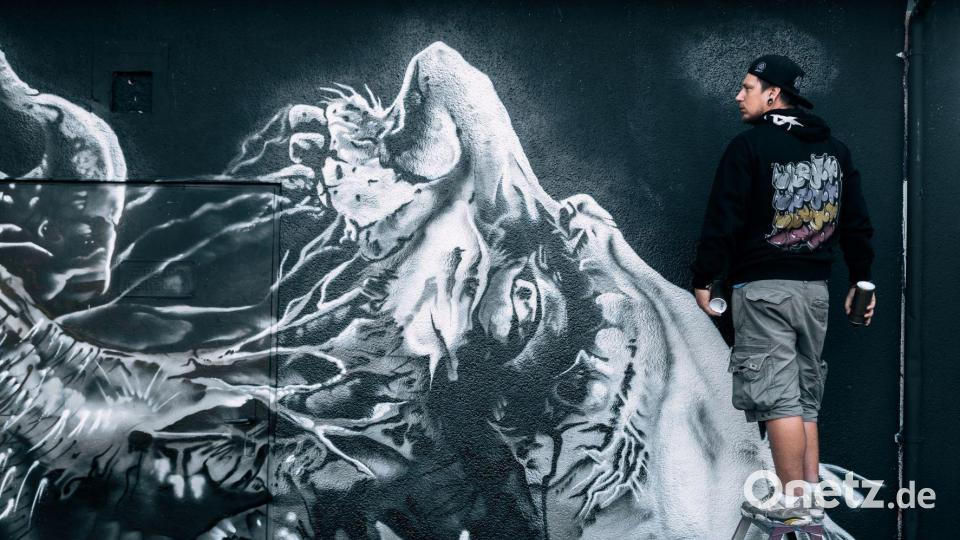 Endlich wieder ein gemeinsames Event: Im Juz war beim Hip-Hop-Festival eine Menge los. Auch viele Graffiti-Künstler waren dabei. Bild: Christina Malzer/exb